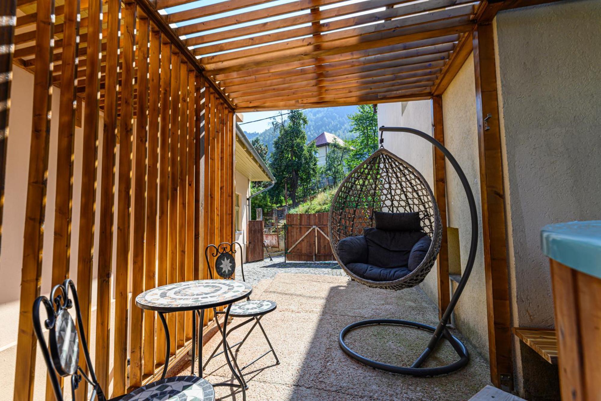 Lagom - Hot Tub Hideout Брашов Экстерьер фото